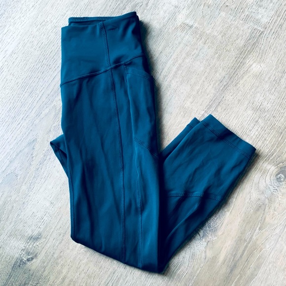 lululemon athletica Pants - Lululemon Athletica Cropped Leggings Size: 8